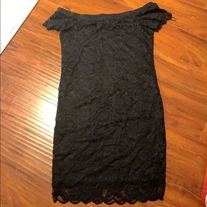 Off shoulder lace dress